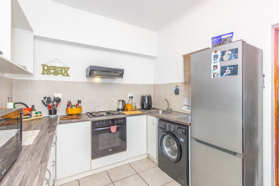 2 Bedroom Property for Sale in Uitzicht Western Cape